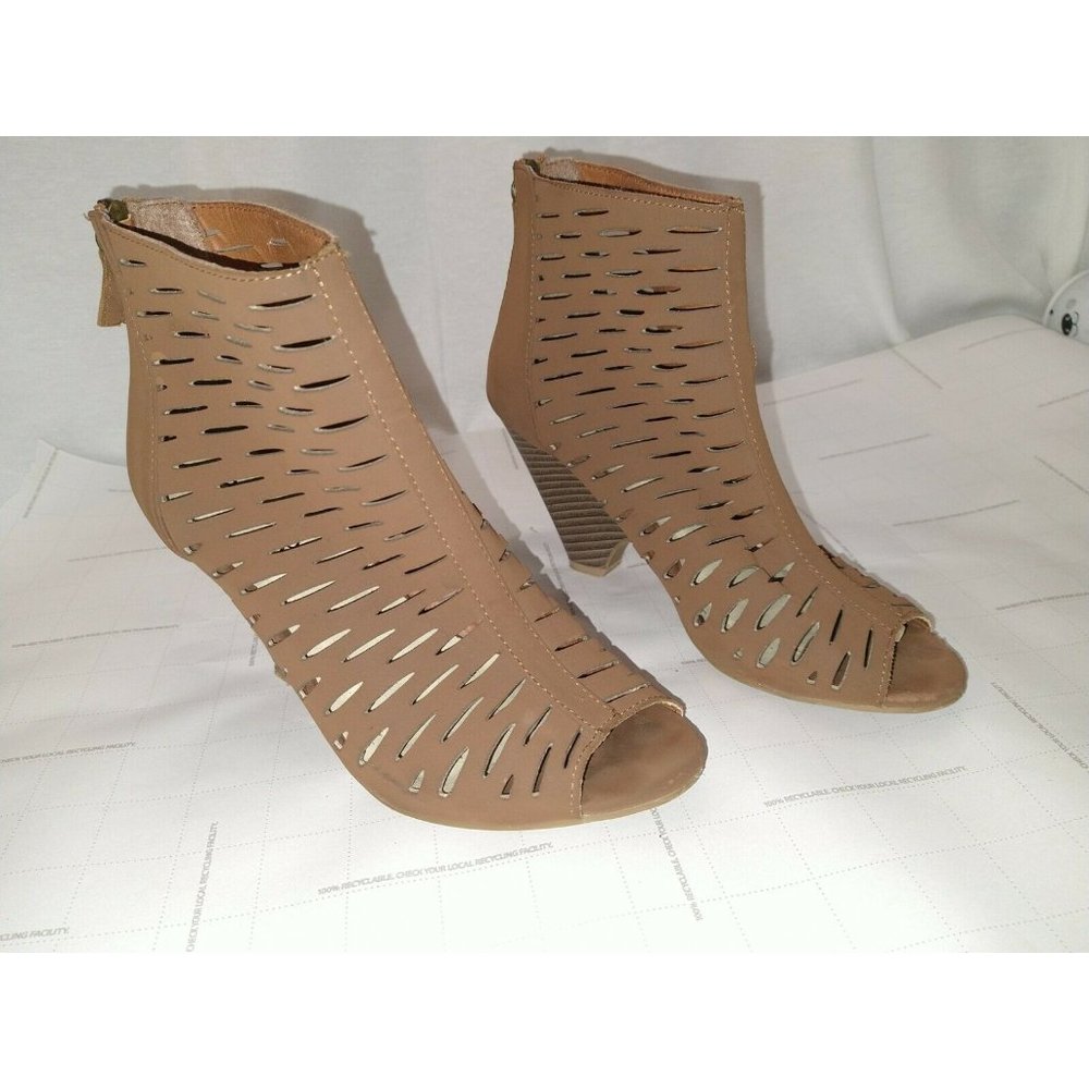 Bumper Sizer 8 Beown Suede Boot Heels